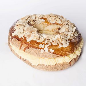 Bargueño relleno de crema pastelera con topping de almendra fileteada (ENVÍO SOLO MADRID CENTRO)